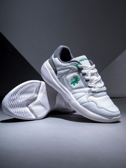 Red Tape Men Round Toe Lace-Up Sneakers