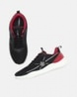 PACER LACE-UP RUNNING SHOES